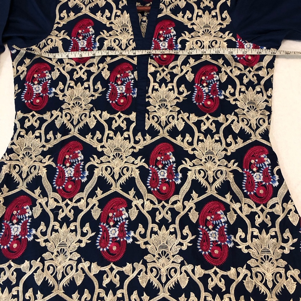 Pakistani luxury lawn Embroidered three piece dress. - Picture 3 of 5